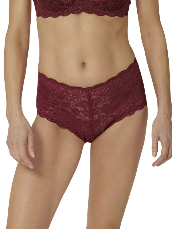 Garnet Brown