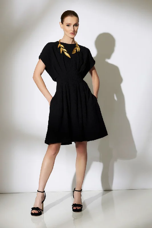 Red sexy dresses for a passionate and attention - grabbing styleStretch Texture Jacquard Pleated Dress