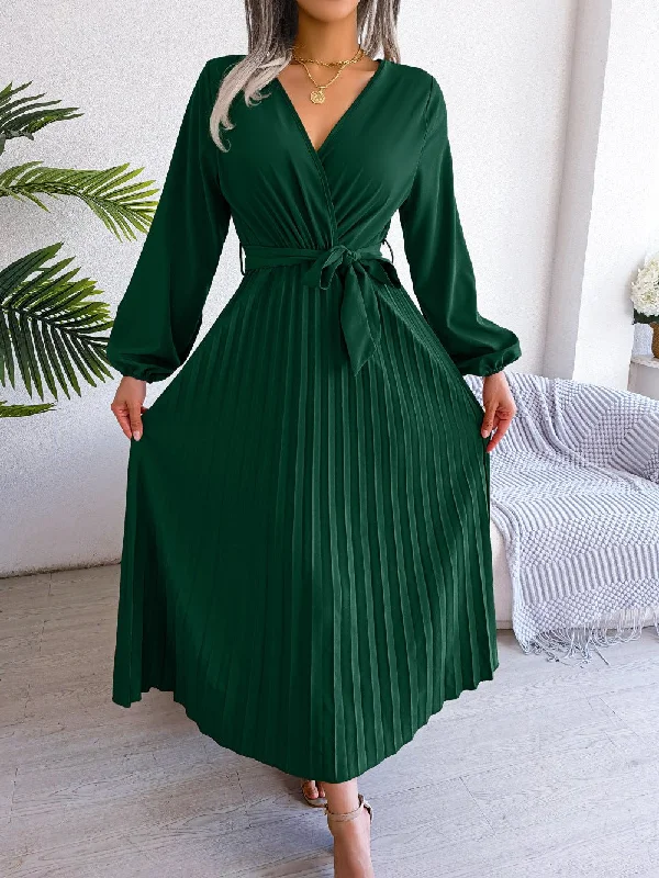 Peplum - hemmed sexy dresses for a retro touchV-neck large swing pleated long dress