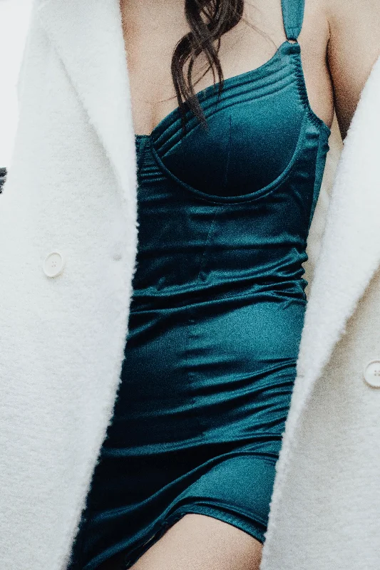 Sexy prom dresses for a memorable nightCymothoe Emerald garter dress
