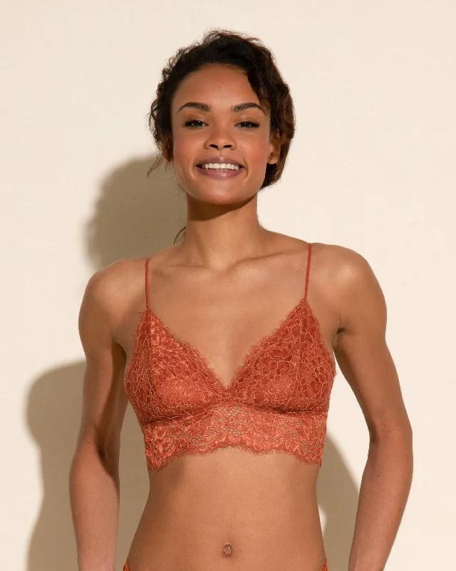 Women's plunge bras for low - cut topsBrassière