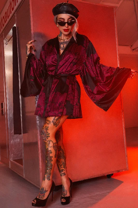 Bra with a moisture - wicking memory foam cup for sweaty conditions​ Florence Oversized Floral Print Kimono